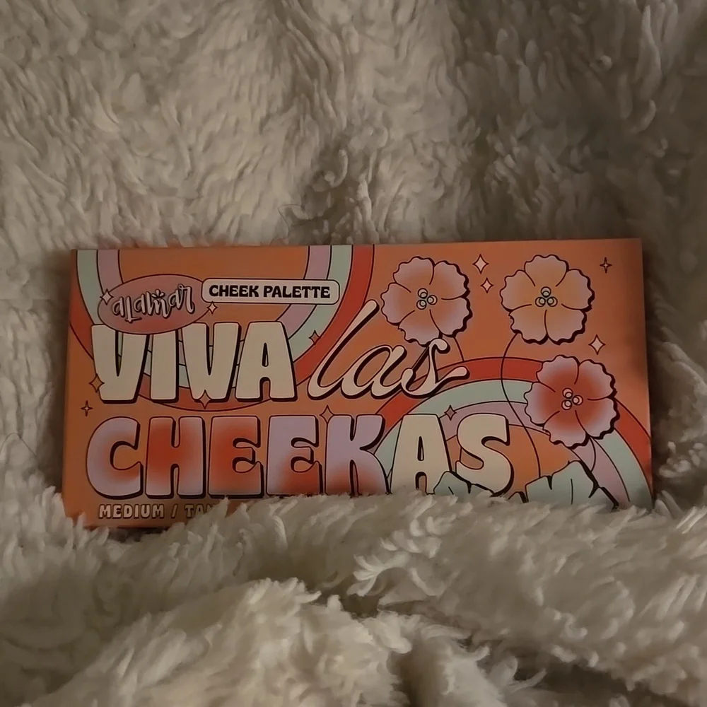 Alamar Viva Las Cheekas Cheek PaletteIn Medium/Tan